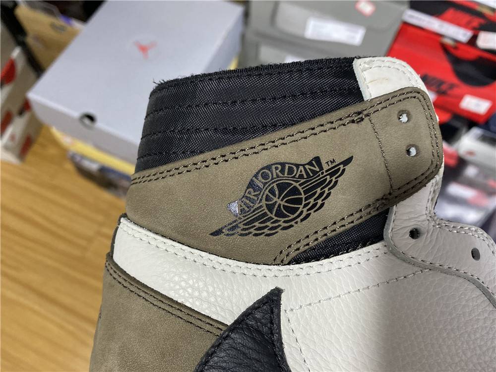 Travis Scott x Air Jordan 1 CD4487-100